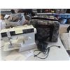 Image 1 : Singer 7015 Sewing Machine with Soft Case