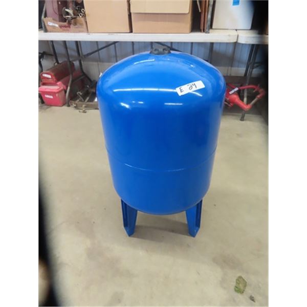 New Water Pressure Tank 26 Gal