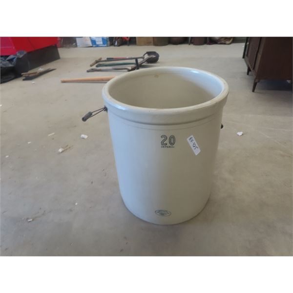 Medalta 20 Gal Crock