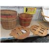 Image 1 : 5 Bushel Baskets & 2 Lids