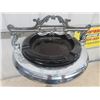 Image 2 : Chrome Ashtray Stand with Light Up Base
