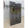 Image 3 : Metal Implement Seat & Cast Grate 17" x 28"