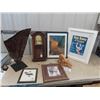 Image 1 : Regulator Clock, Vase, Painting, Framed Poster of Bugs Bunny, Norman Rockwell Pictures