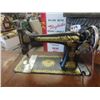 Image 2 : Singer Treadle Sewing Machine