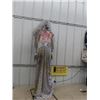 Image 2 : Zombie 66" Tall - Grunts & Rotates - Plug In