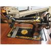 Image 2 : Singer Treadle Sewing Machine