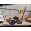 Image 1 : 2 Sledge Hammers & Cutting Discs