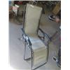 Image 2 : Gravity Lounge Chair