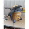 Image 1 : Dirt Hound 6 HP 16 Gal Shop Vac