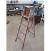 Image 1 : Wooden Step Ladder