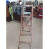 Image 2 : Wooden Step Ladder