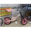 Image 2 : 2 Childrens' Pedal Bikes & 2 Helmets