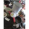 Image 2 : Enamelware Pots, Basin, Trays plus more