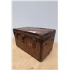 Image 2 : SMALL VINTAGE TOY TRUNK