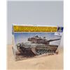 Image 1 : LEOPARD TWO BATTLE TANK MODEL KIT