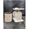 Image 2 : VINTAGE AMERICAN FAMILY SCALE & TRIPLE SIFTER