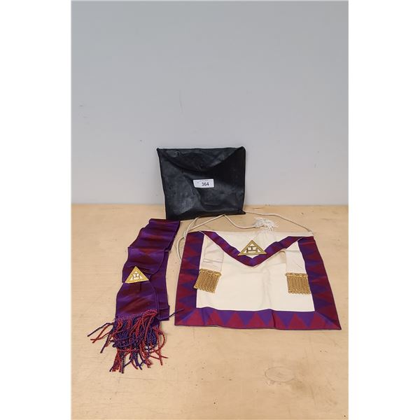 ORIGINAL INDEPENDENT ORDER OF FORRESTERS SASH & BANNER W/CASE