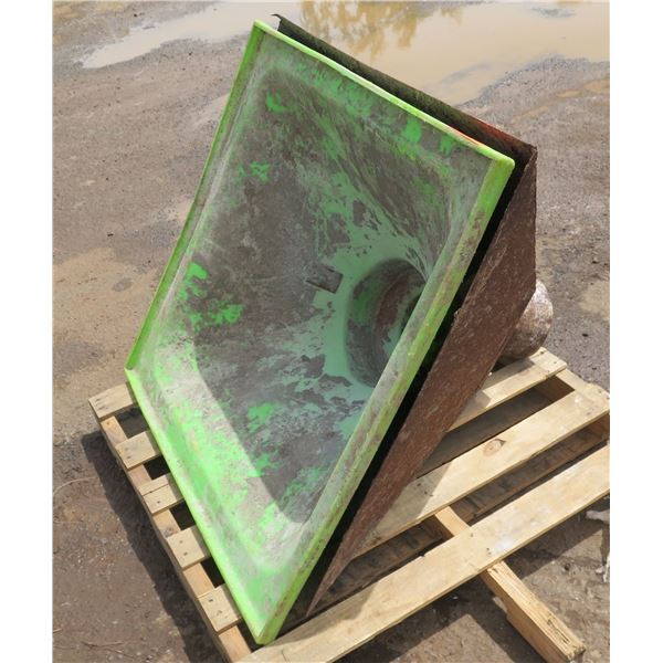 Green Square Funnel Tool in Metal Frame 37"x37"