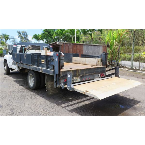 2013 Chevy Silverado 3500HD Flatbed Truck w/ Lift Gate, Fuel Tank, Tool Boxes, Lic. 840TTY (Starts &