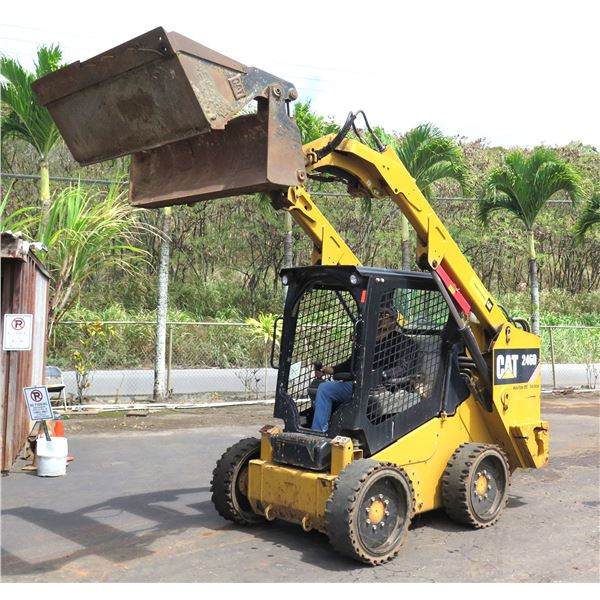 CAT 246D Skidsteer w/ Bucket Attachment (Starts & Runs - See Video), Meter Reads 2191.6