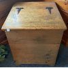 Image 2 : PINE ANTIQUE KINDLING BOX - 25.5 X 27 X 31 INCHES