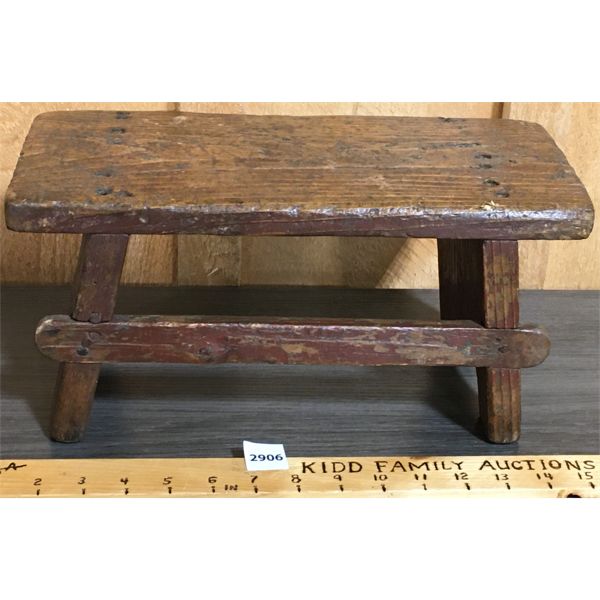 PRIMITIVE STOOL - 6.5 x 7 x 13.5in