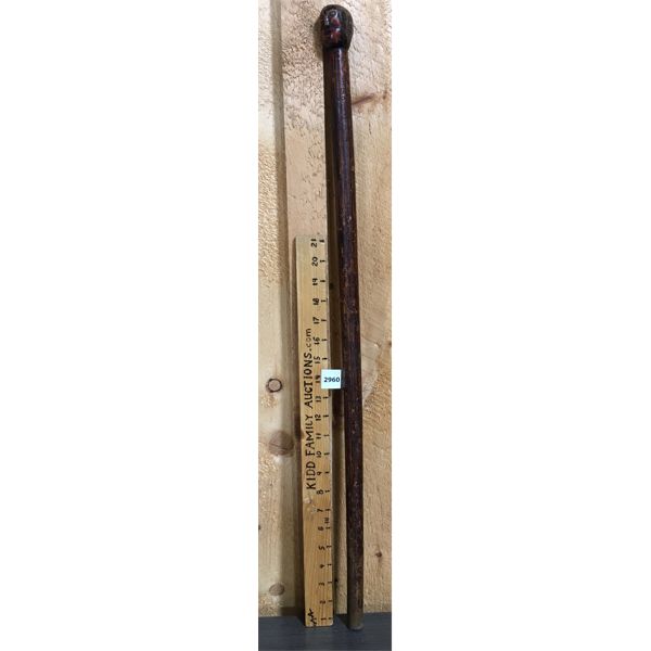NATIVE AMERICAN WALKING STICK W/ CARVED HEAD HANDLE - 31in TALL
