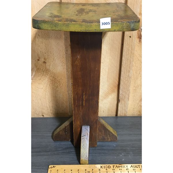 PRIMITIVE WOOD PEDESTAL - 10 x 10 x 21in