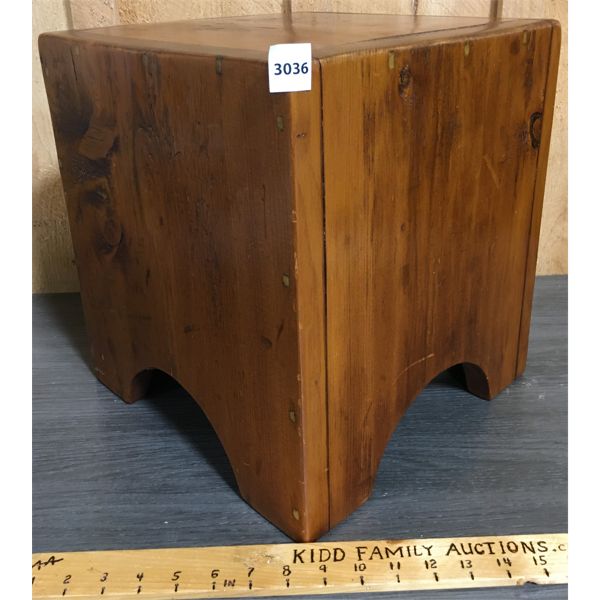 WOODEN BOX STOOL - 13 x 13 x 14in