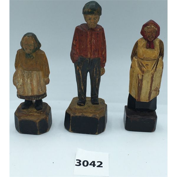 LOT OF 3 - QUEBEC FOLK ART - MINIATURE CARVED WOODEN FIGURES