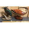 Image 2 : LOT OF 2 - PAINTED CARVED WOODEN BIRDS