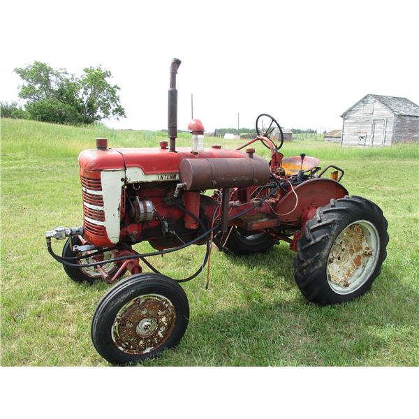 International 166 Narrow tires Hdy 3 point hitch - SN 269326