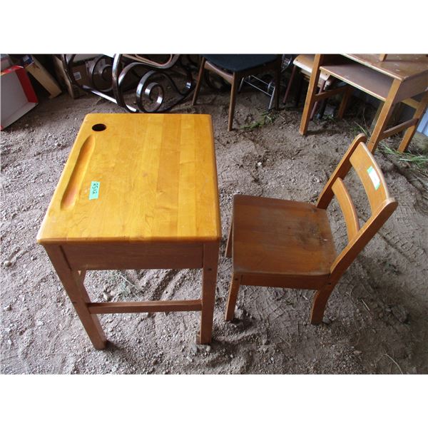 School desk with chair