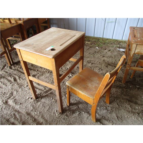 School desk with chair