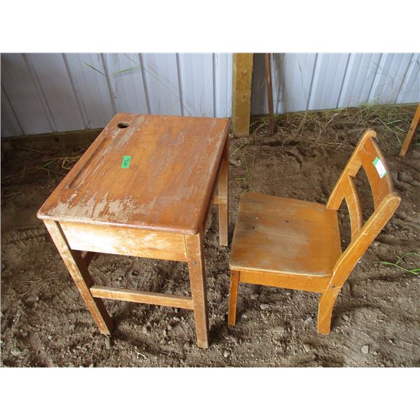 School desk with chair