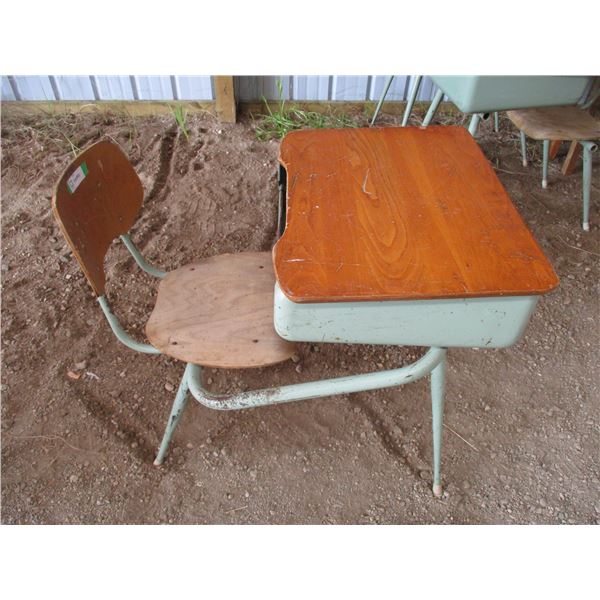 School desk (steel legs) with chair
