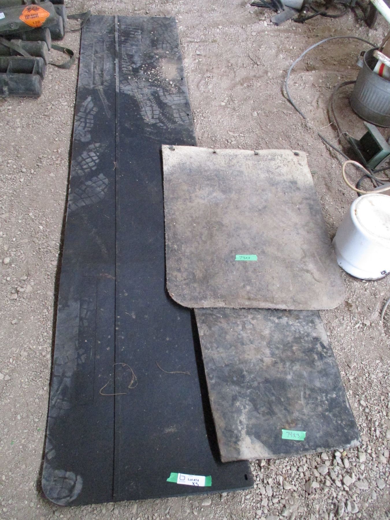 Rubber mat (8ft x 20") with mud flap