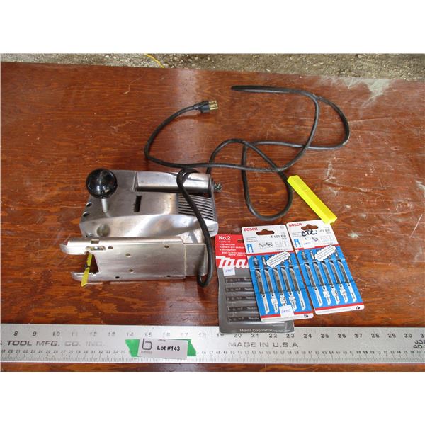 Variable speed (viking) sabre saw - with blades