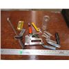Image 1 : Torque wrench, stapler, screwdriver, knives