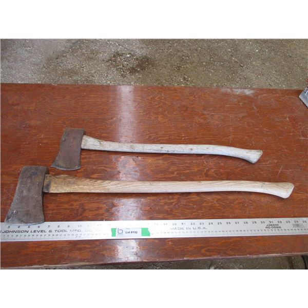 (2) Axes