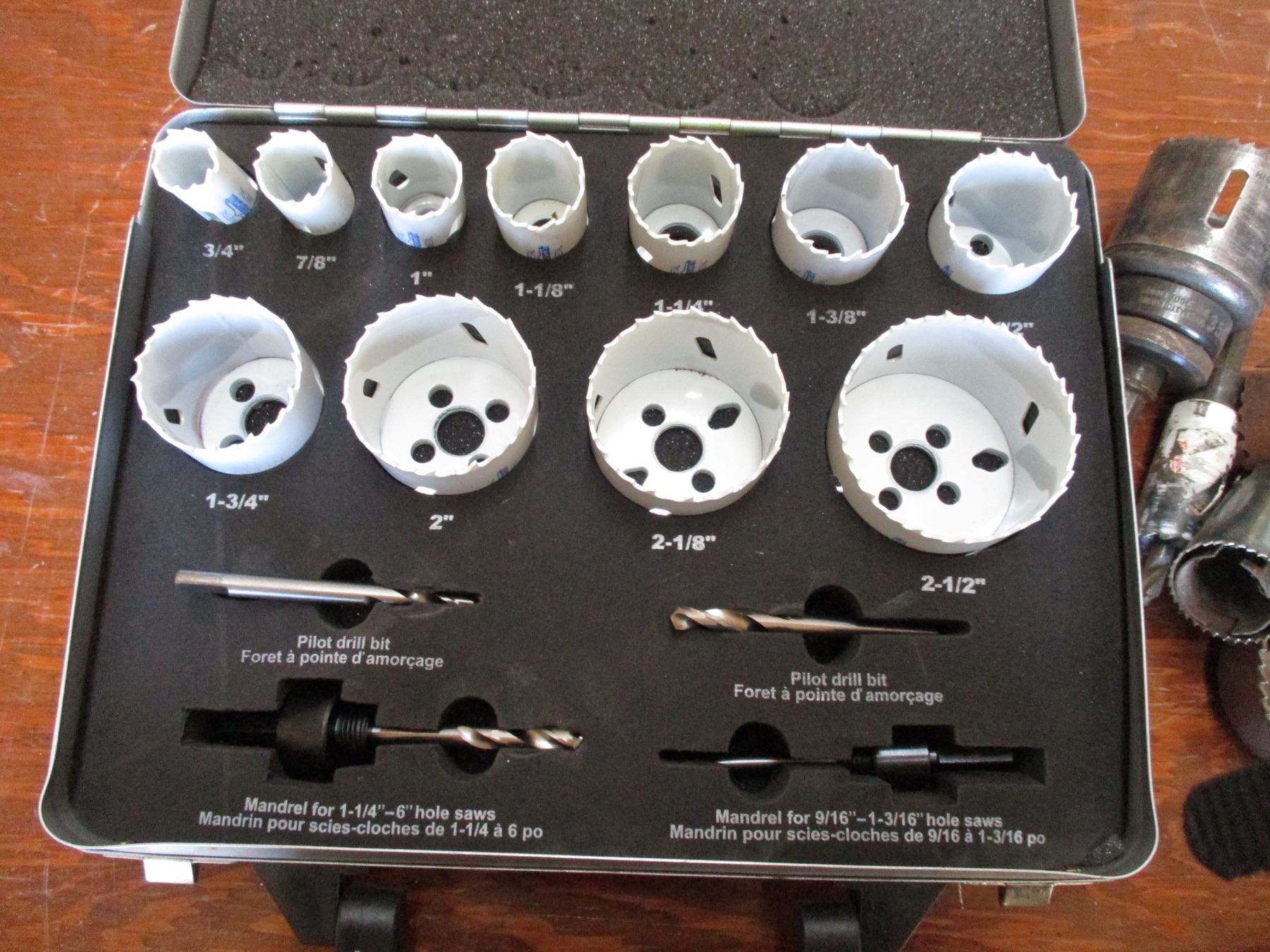 Mastercraft hole saw set with misc