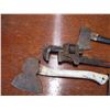 Image 2 : Pipe wrenches, hatchets
