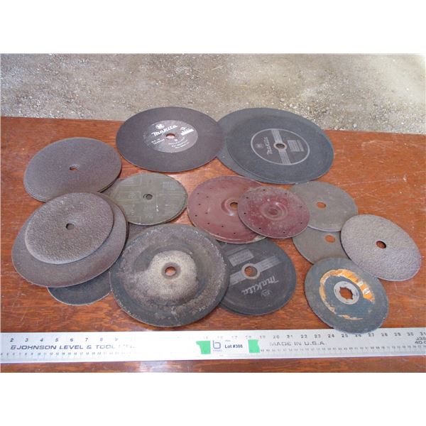 lot of sanding discs + cut off discs