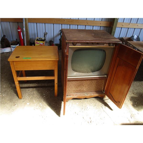 Electrohome TV in stand + school desk