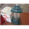 Image 4 : Coleman heater with lantern