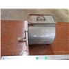 Image 1 : Metal butter churn - complete