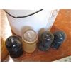 Image 3 : Pail of insulators