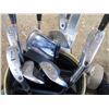 Image 4 : Golf clubs with cart, right hand, wilson