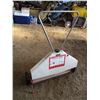 Image 2 : 30" chemical applicator - 4 gallon no drift