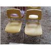 Image 3 : (4) plastic chairs